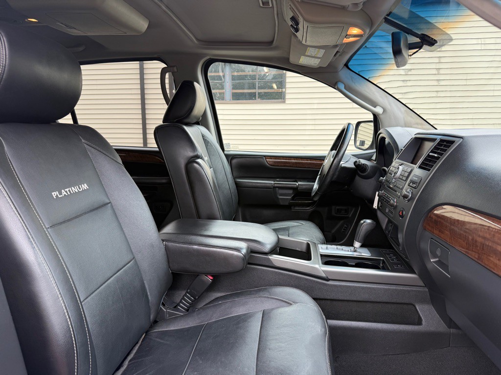 2012 Nissan Armada Image 10