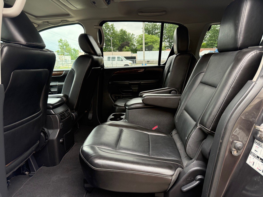 2012 Nissan Armada Image 11