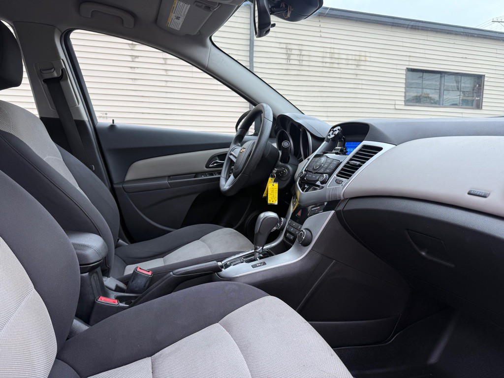 2013 Chevrolet Cruze Image 9
