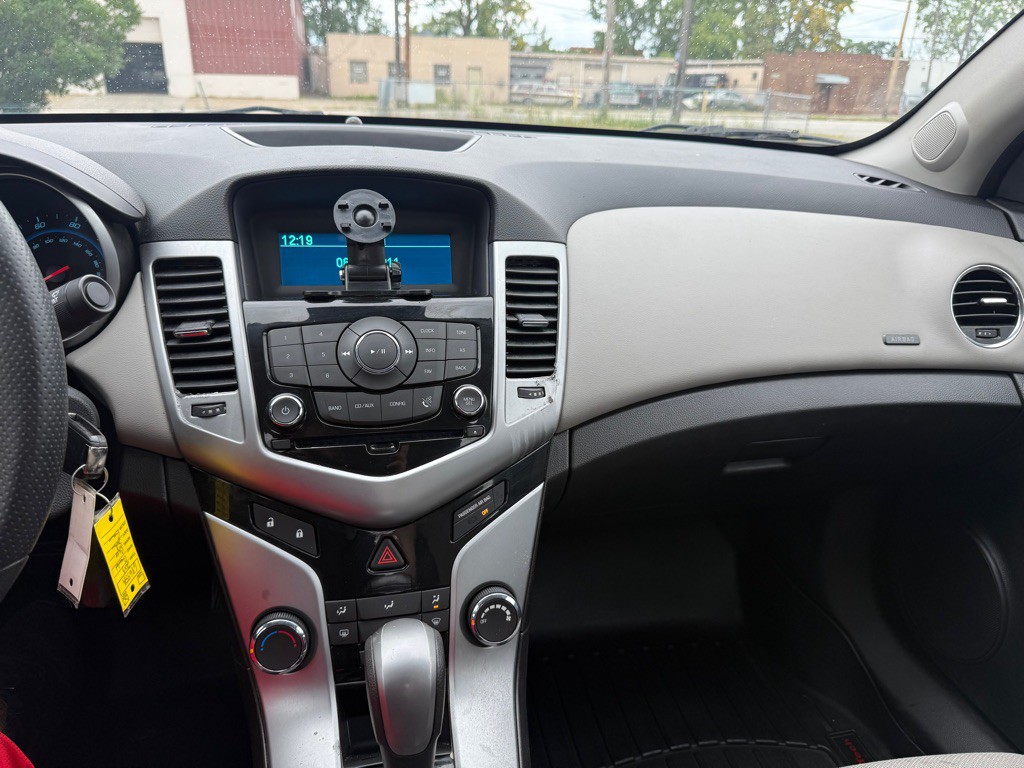 2013 Chevrolet Cruze Image 13