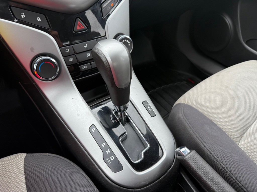 2013 Chevrolet Cruze Image 14