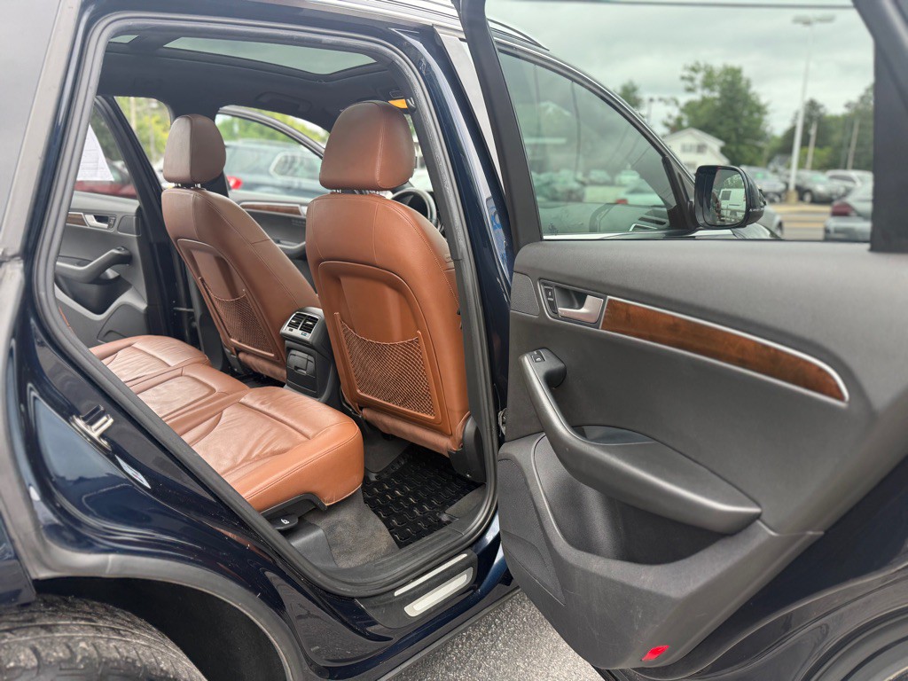 2010 Audi Q5 Image 11