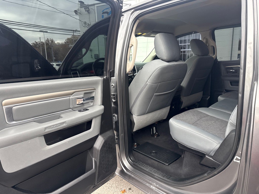 2018 RAM 1500 Image 12