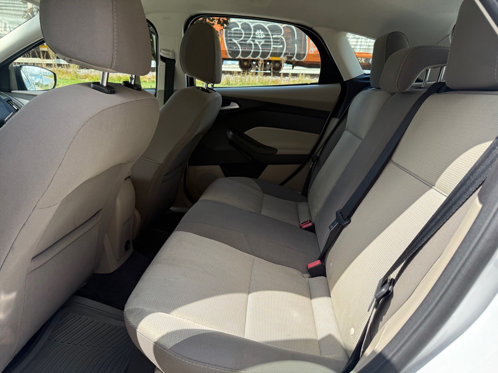 2014 Ford Focus Image 12