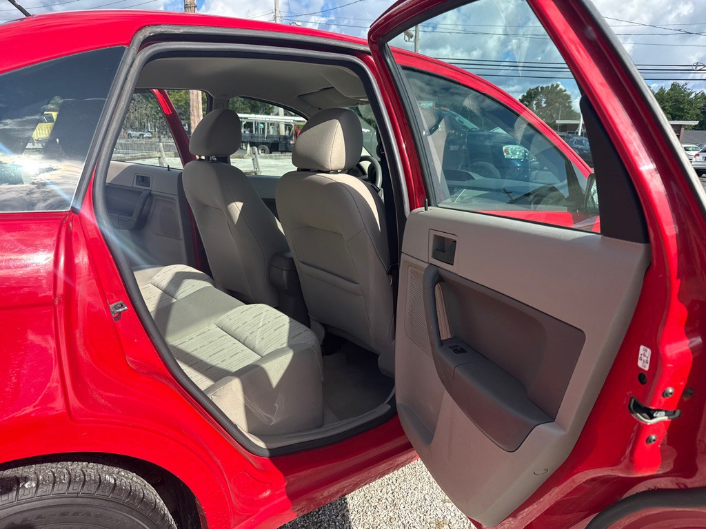2008 Ford Focus Image 13