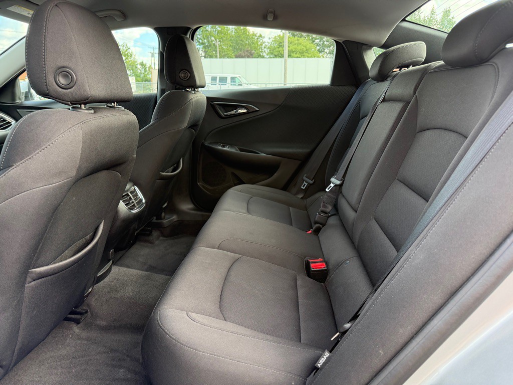 2018 Chevrolet Malibu Image 11
