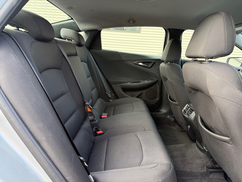 2018 Chevrolet Malibu Image 12