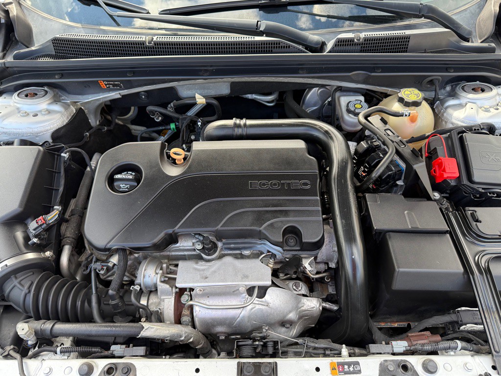 2018 Chevrolet Malibu Image 16