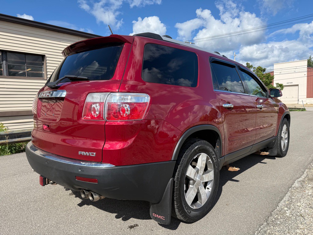 2011 GMC Acadia Image 3
