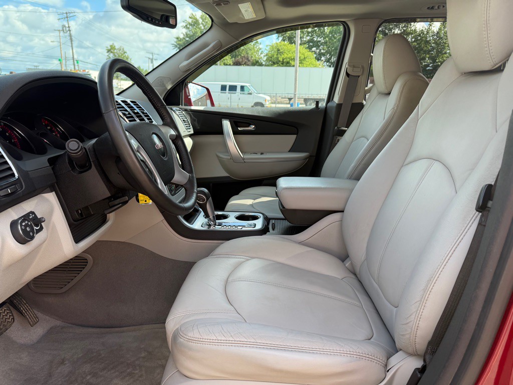 2011 GMC Acadia Image 9