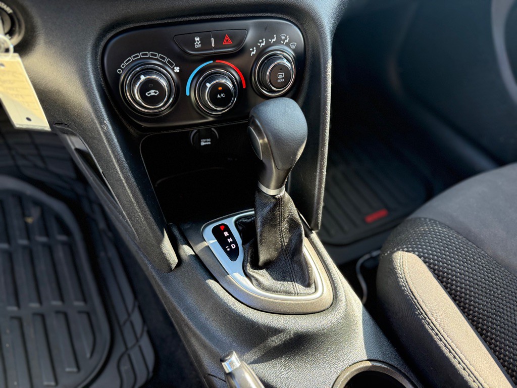 2015 Dodge Dart Image 16