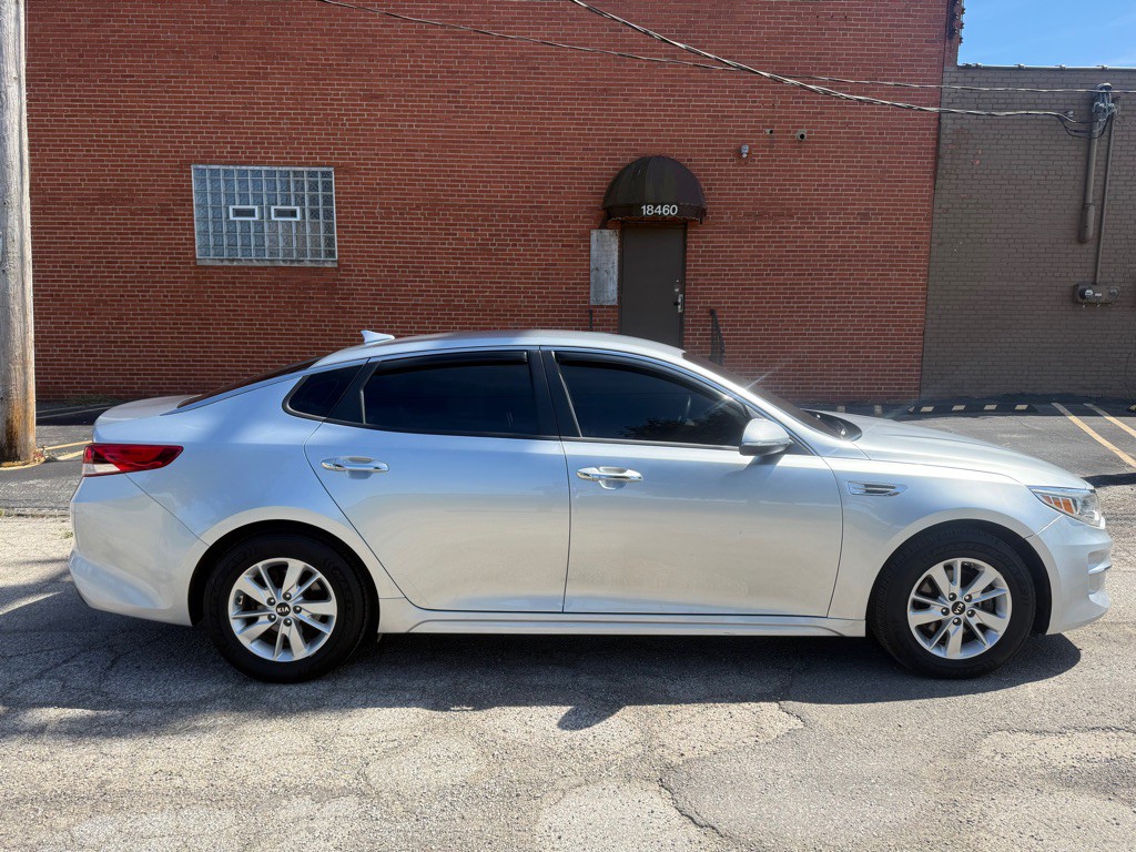 2018 Kia Optima Image 2