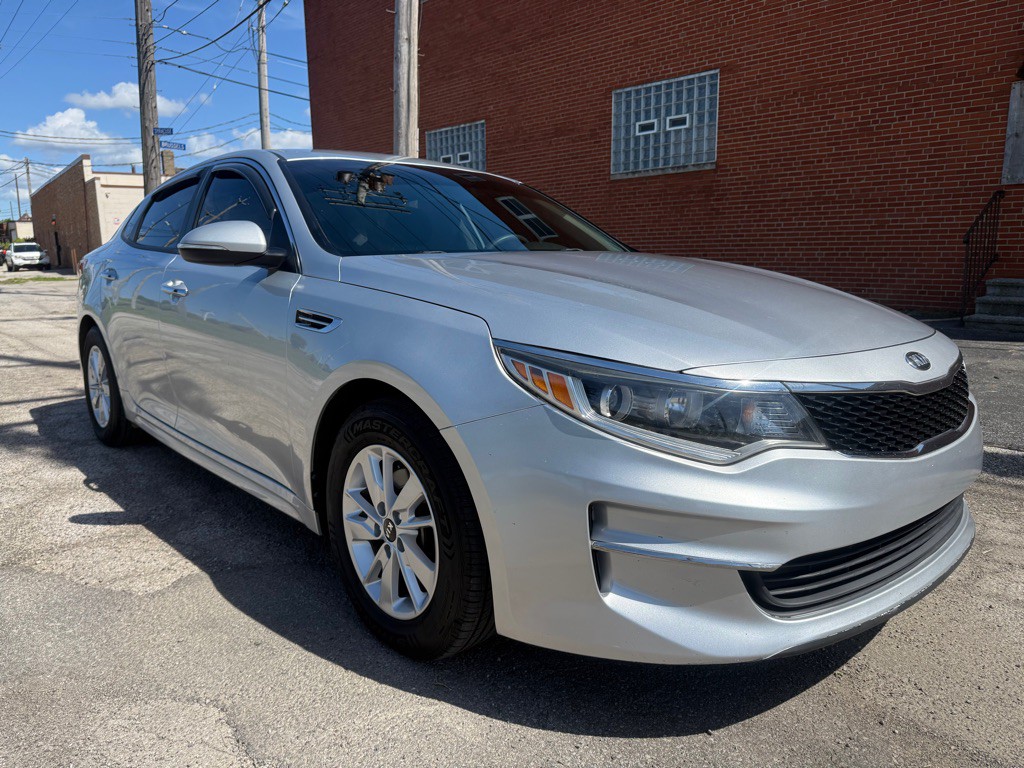 2018 Kia Optima Image 1