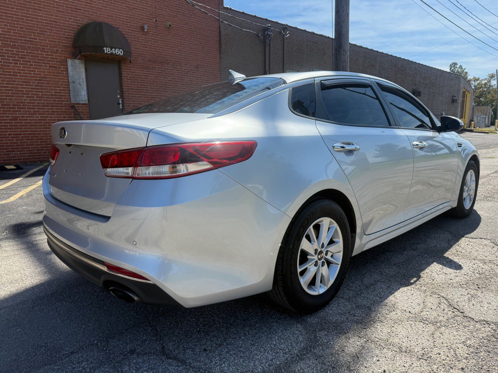 2018 Kia Optima Image 3