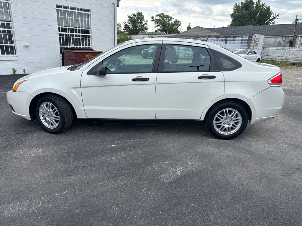 2010 Ford Focus Image 5