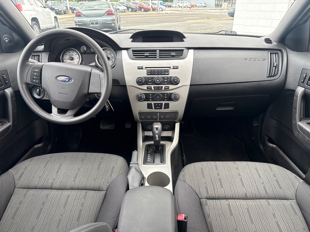 2010 Ford Focus Image 9