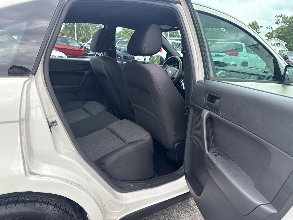 2010 Ford Focus Image 13