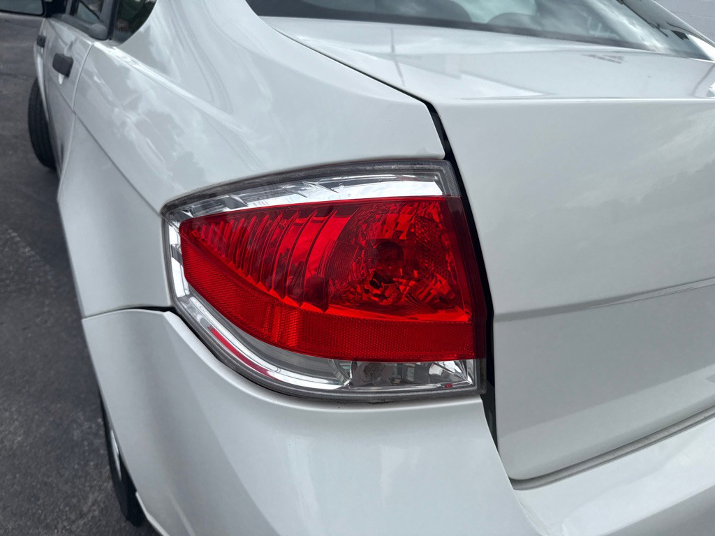 2010 Ford Focus Image 14