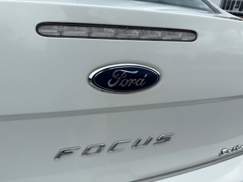 2010 Ford Focus Image 15