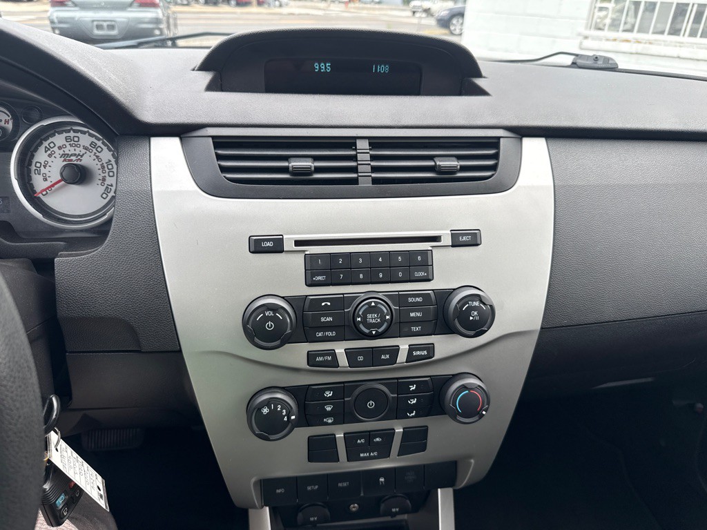 2010 Ford Focus Image 18