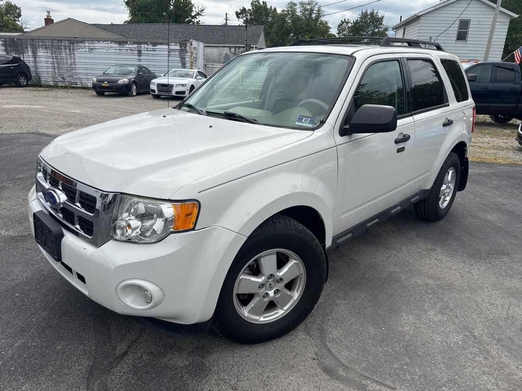 2011 Ford Escape Image 1