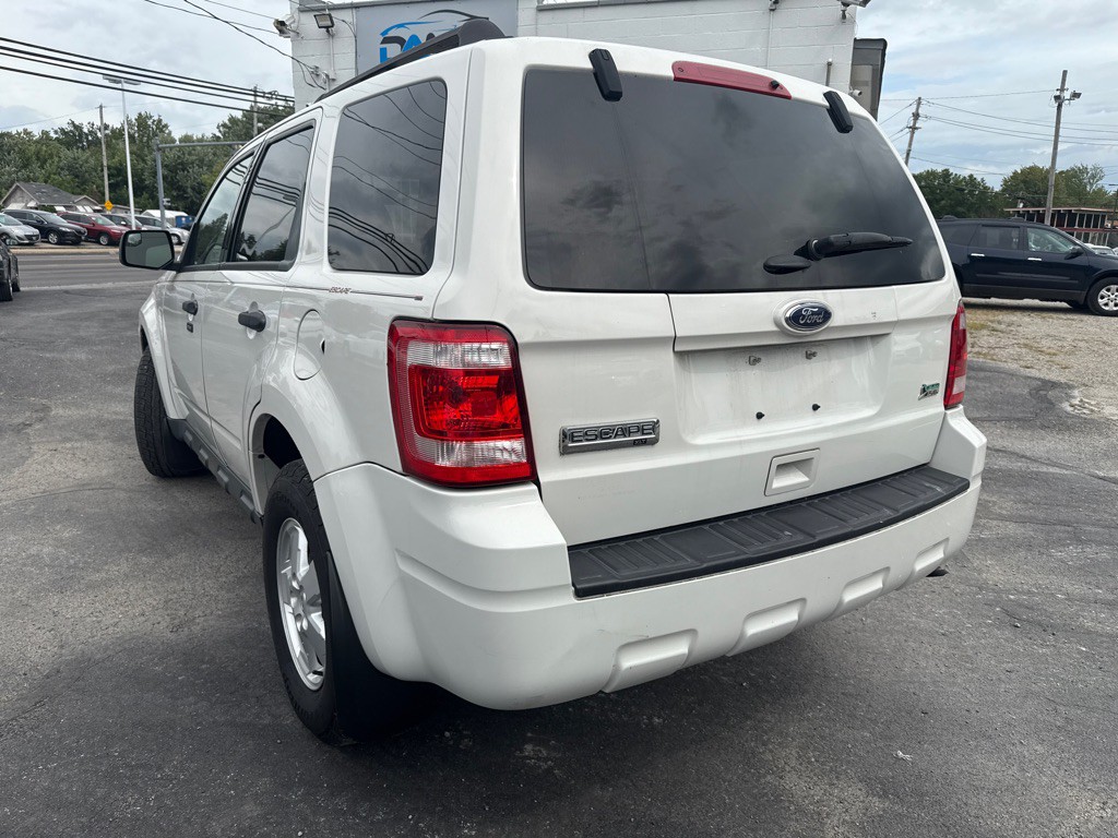 2011 Ford Escape Image 8