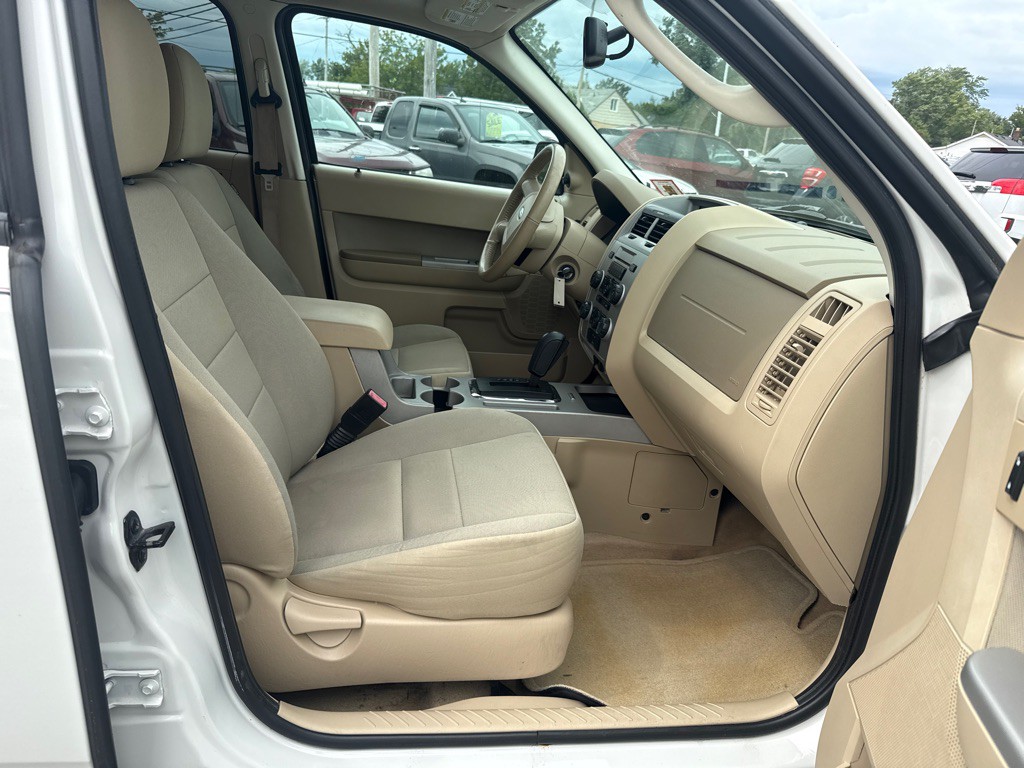 2011 Ford Escape Image 11