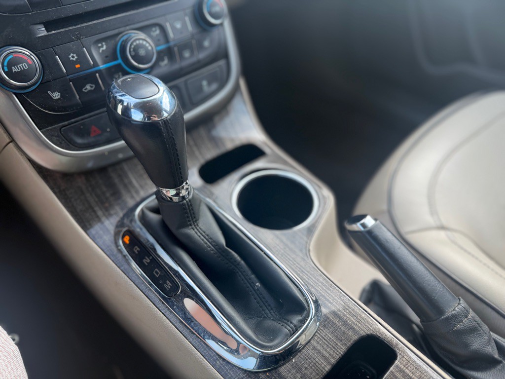 2015 Chevrolet Malibu Image 16
