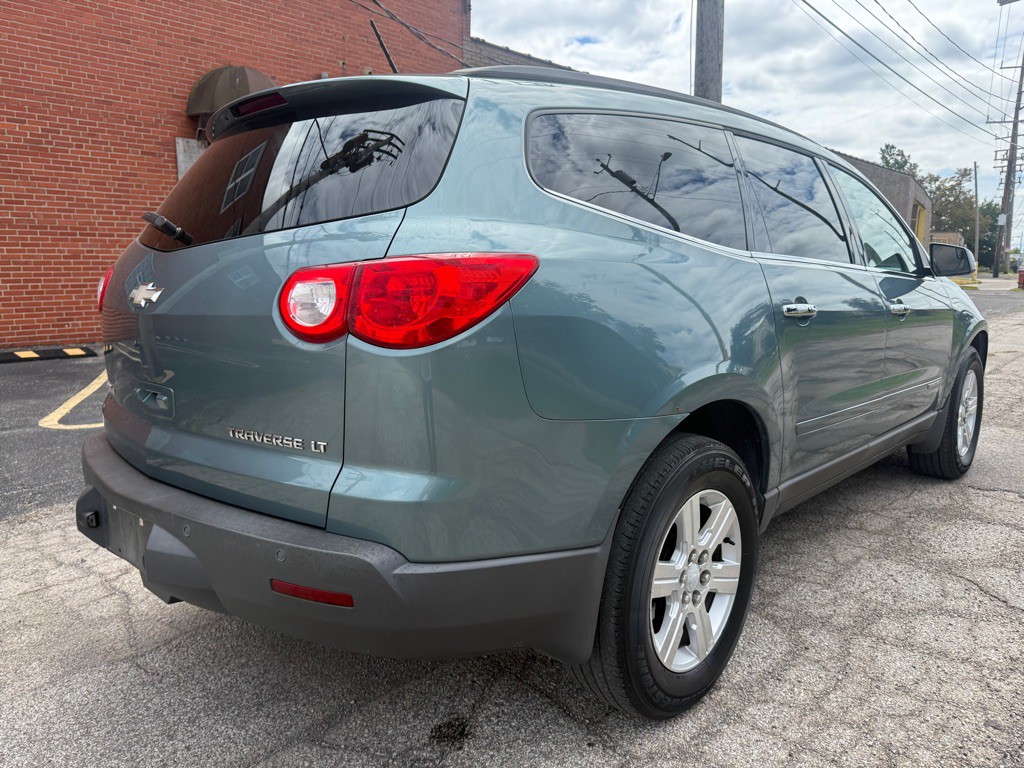 2009 Chevrolet Traverse Image 3