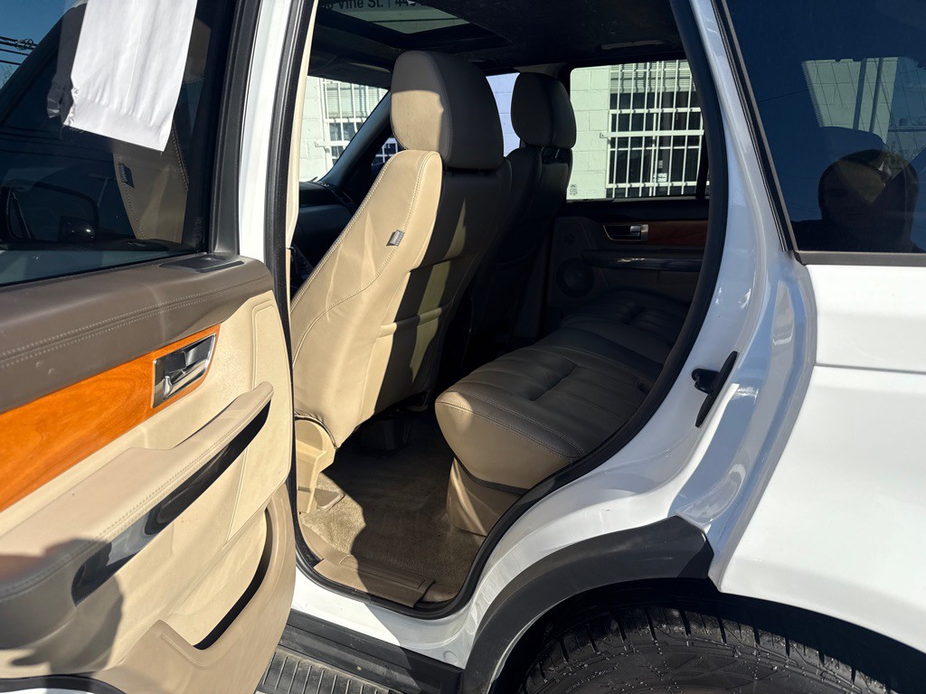 2011 Land Rover Range Rover Sport Image 12