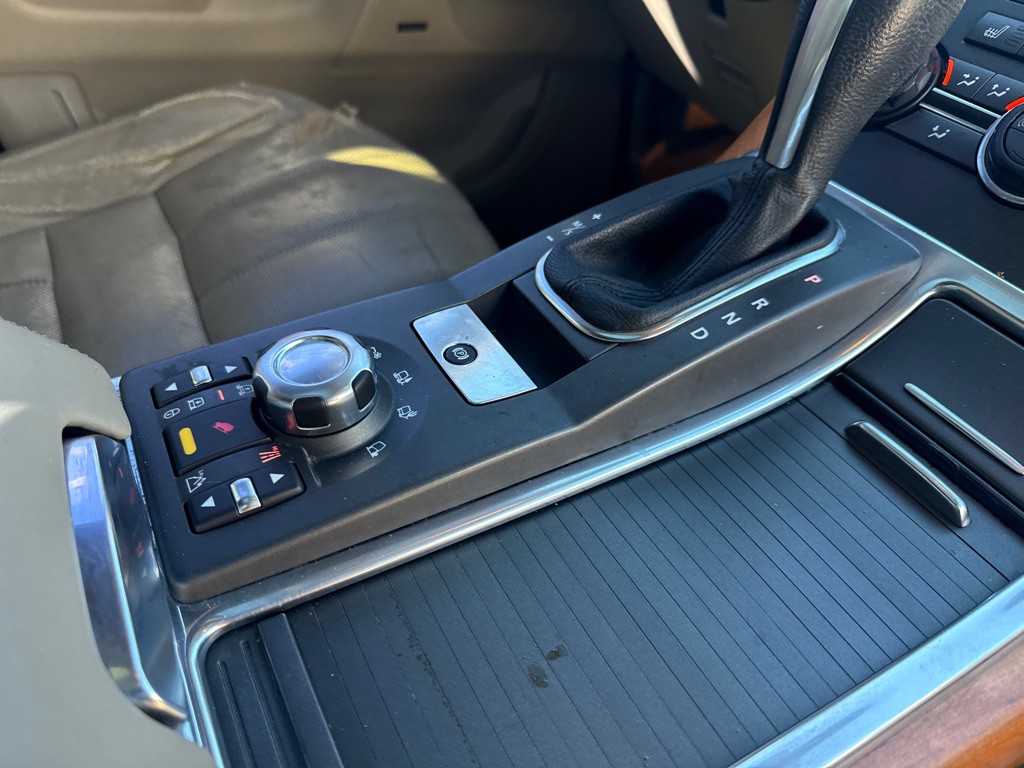 2011 Land Rover Range Rover Sport Image 18