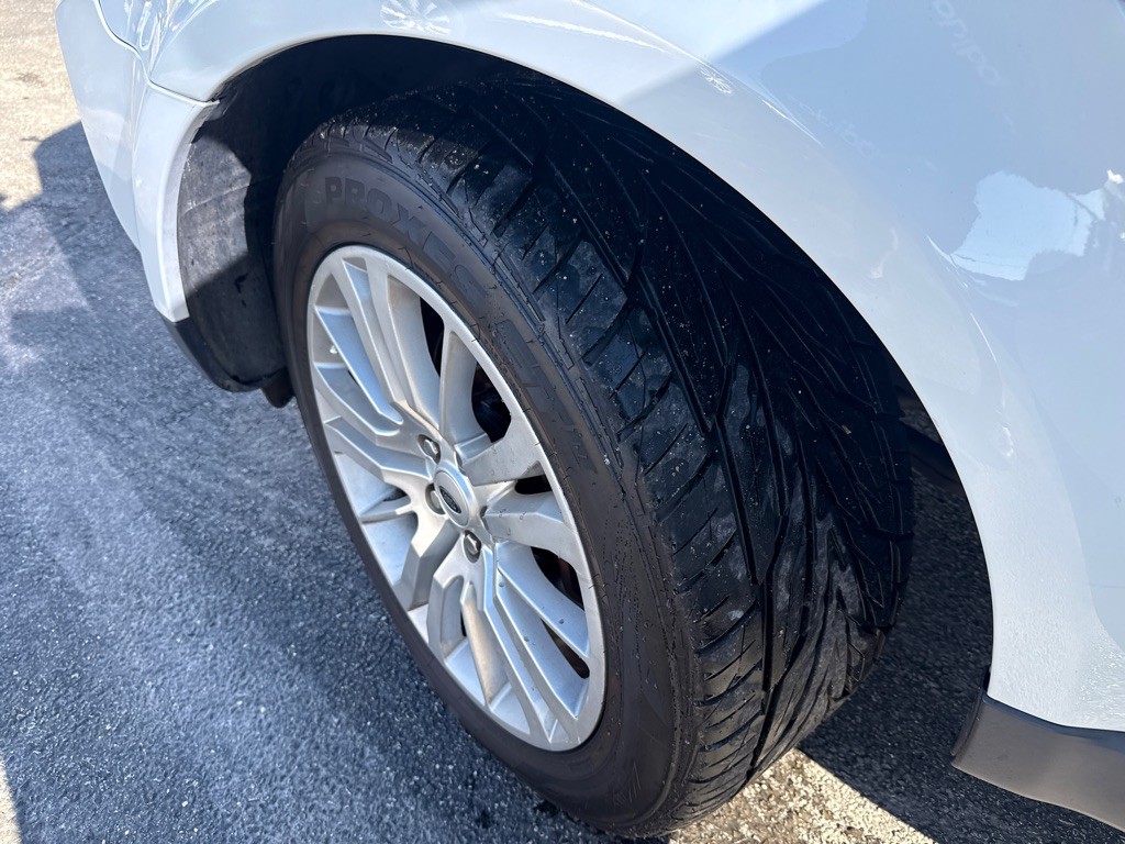 2011 Land Rover Range Rover Sport Image 24