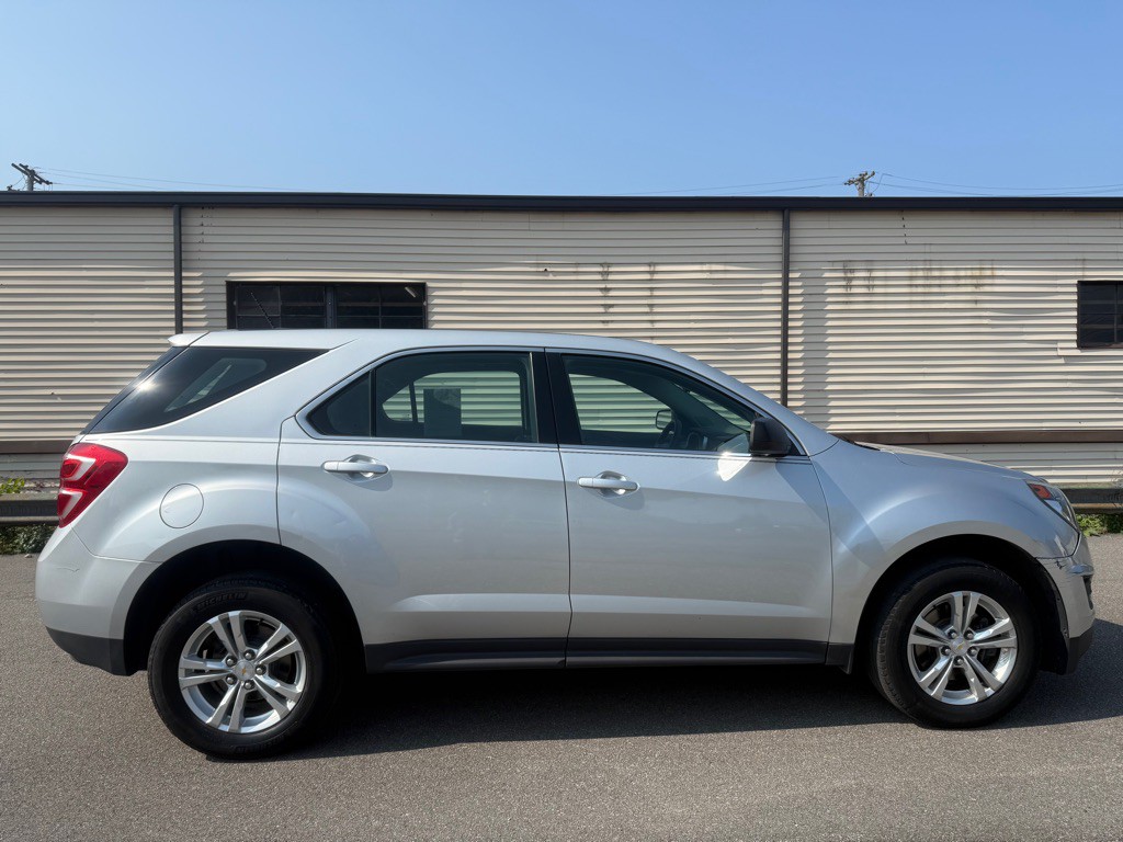 2016 Chevrolet Equinox Image 2