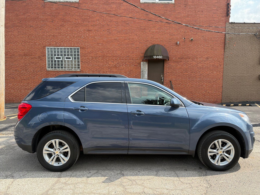 2011 Chevrolet Equinox Image 2