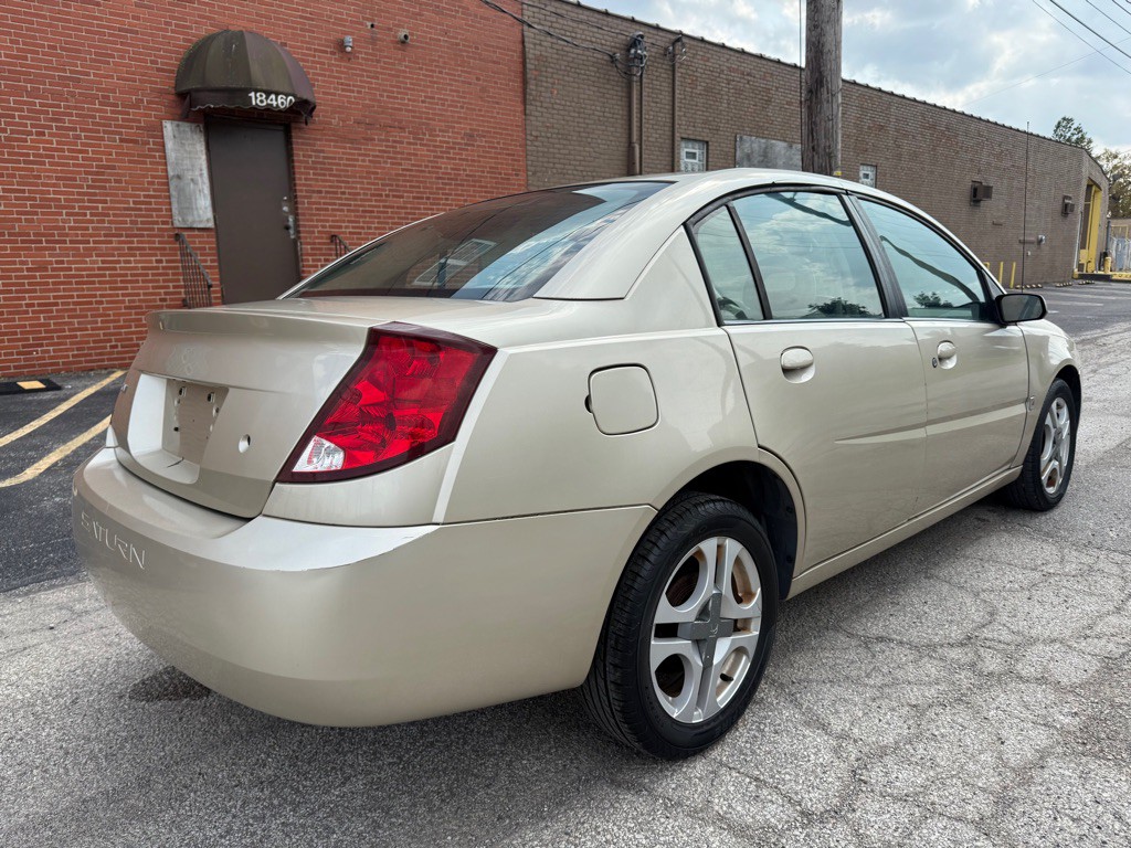 2004 Saturn ION Image 3