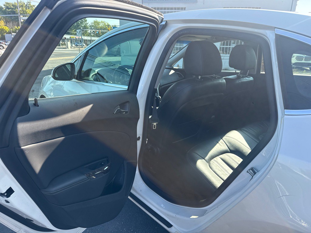 2012 Buick Verano Image 12