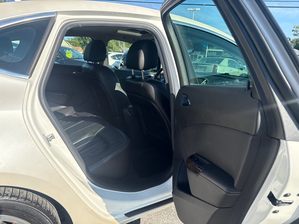 2012 Buick Verano Image 13
