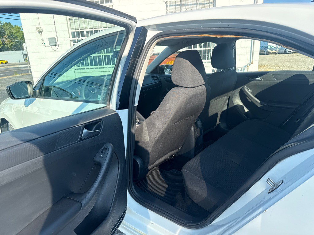 2016 Volkswagen Jetta Image 12
