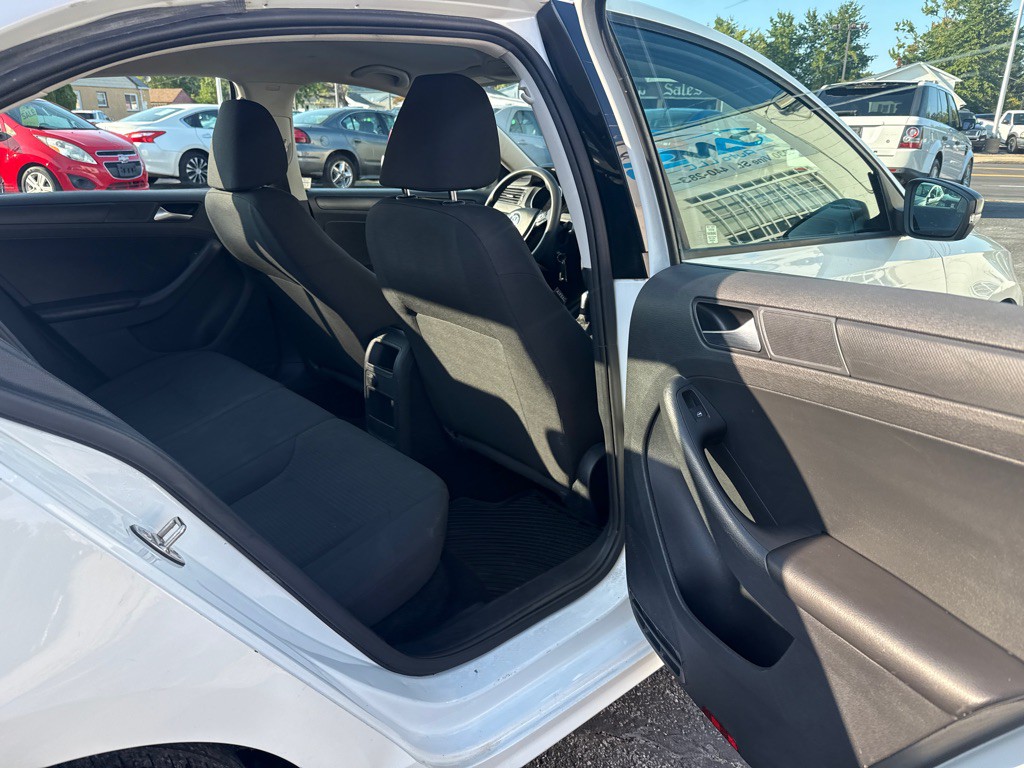 2016 Volkswagen Jetta Image 13