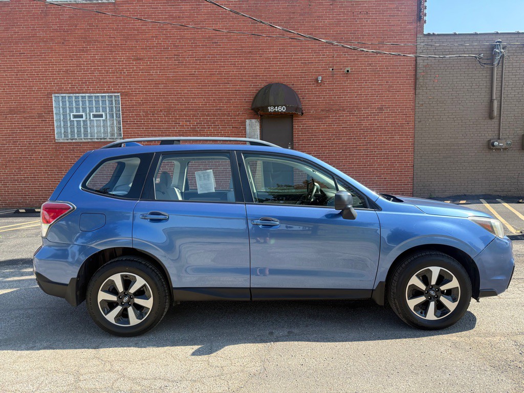 2018 Subaru Forester Image 2