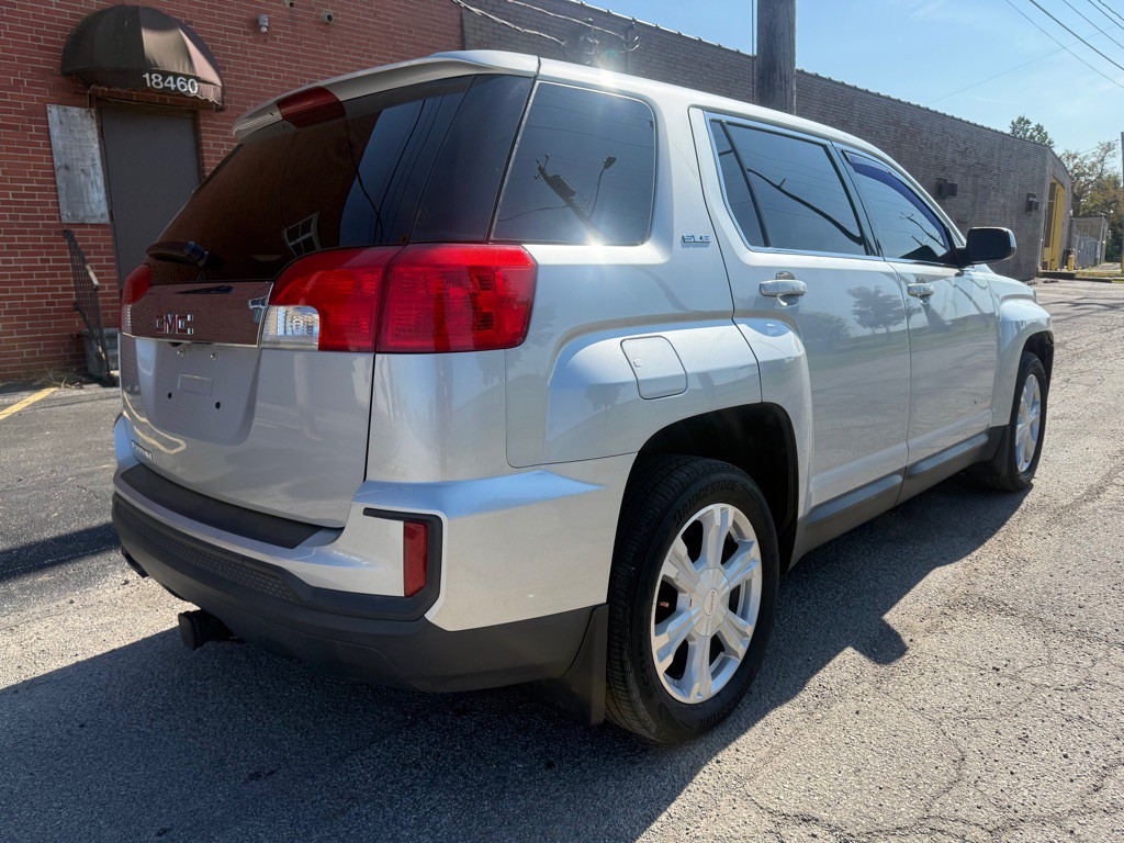 2017 GMC Terrain Image 3
