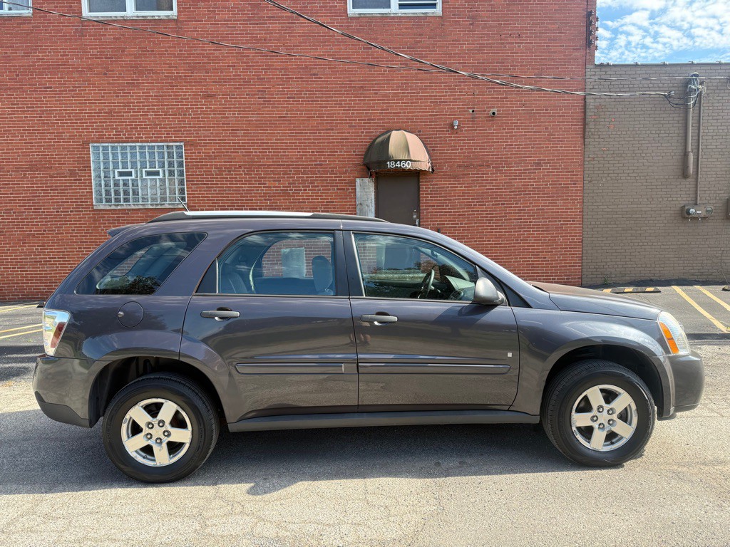 2008 Chevrolet Equinox Image 2