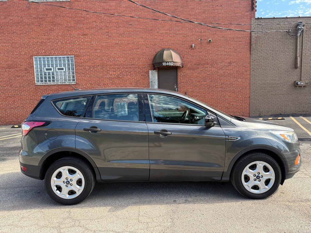 2017 Ford Escape Image 2