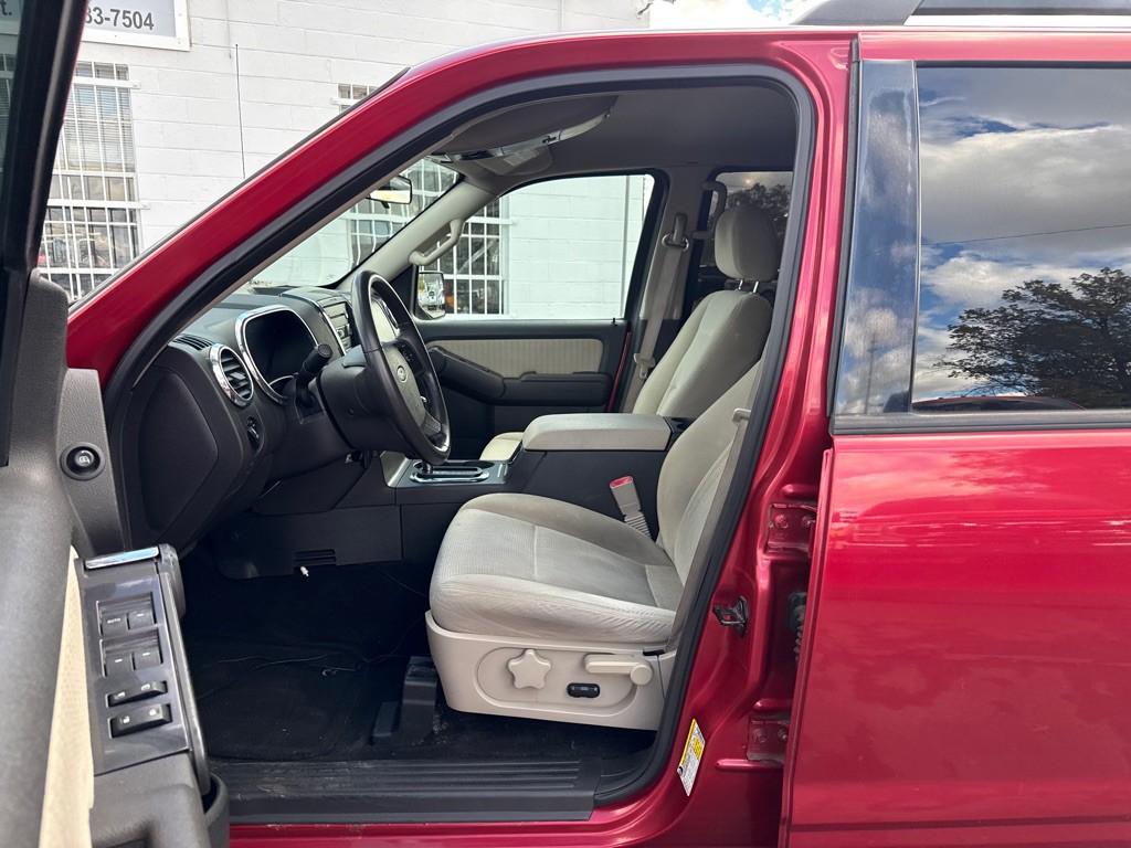 2008 Ford Explorer Image 10