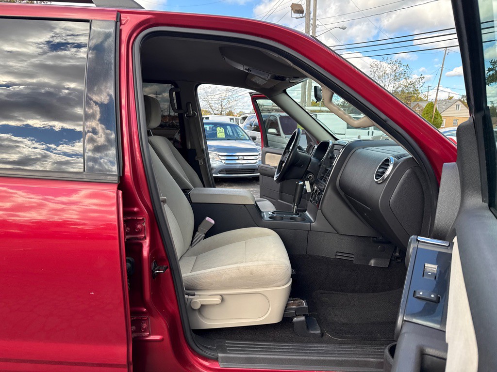 2008 Ford Explorer Image 11
