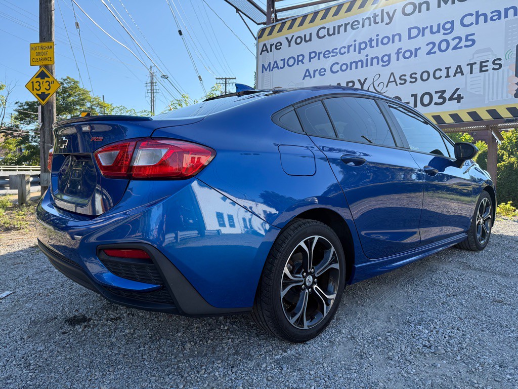 2019 Chevrolet Cruze Image 3