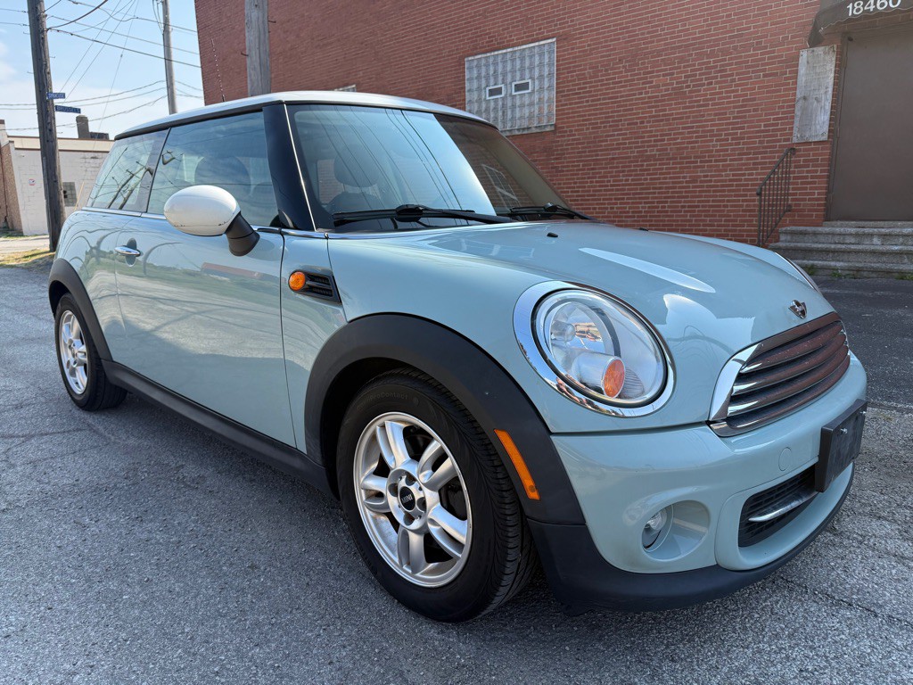 2012 MINI Cooper Image 1