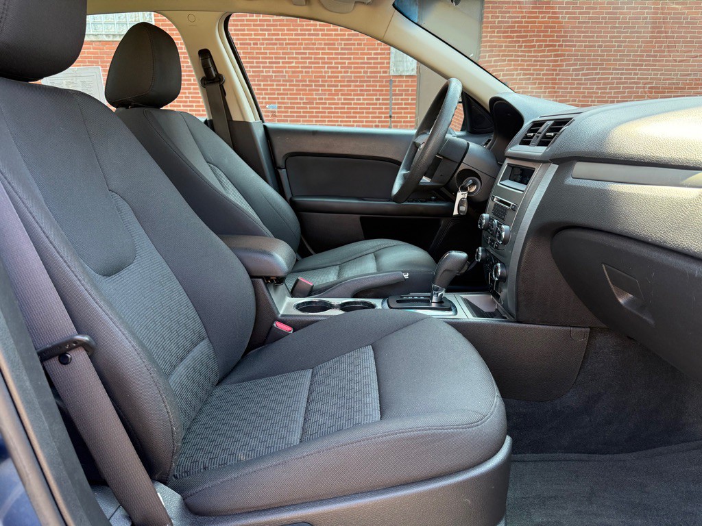 2010 Ford Fusion Image 10