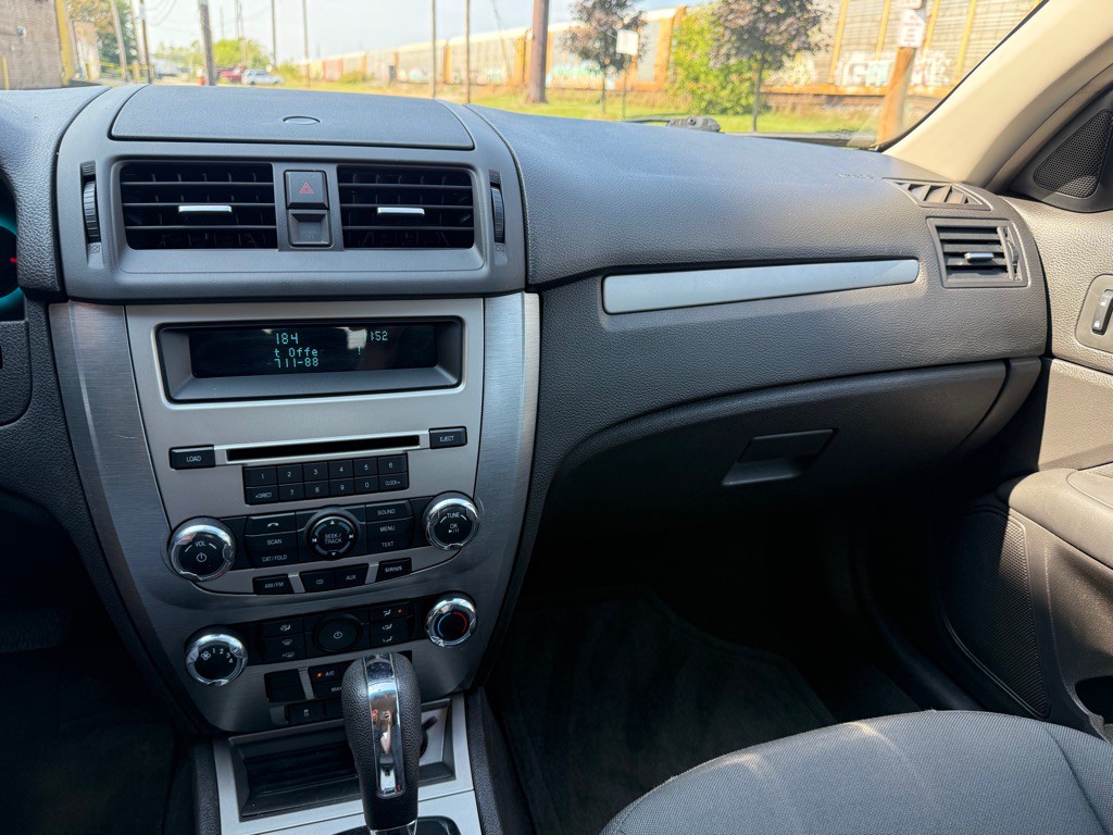 2010 Ford Fusion Image 14