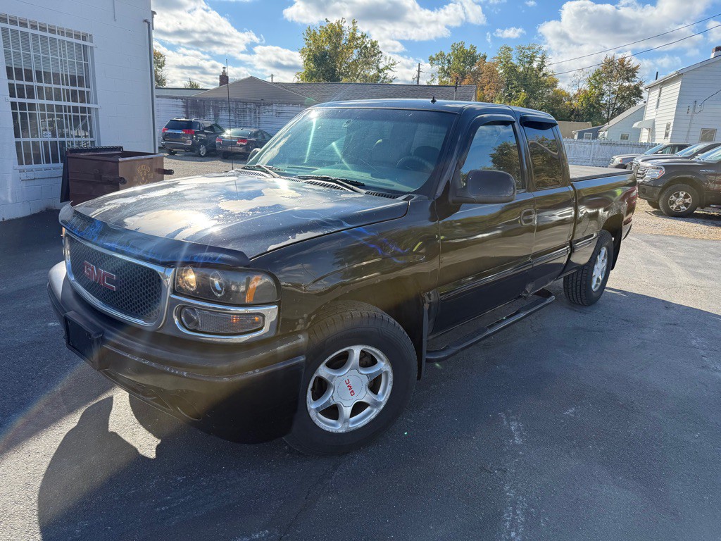 2001 GMC Sierra Image 1